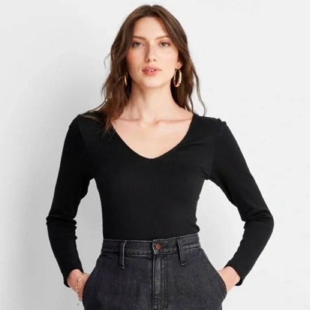 A New Day Long Sleeve Slim Fit Reversible Seamless T-Shirt. Black. Size Small.